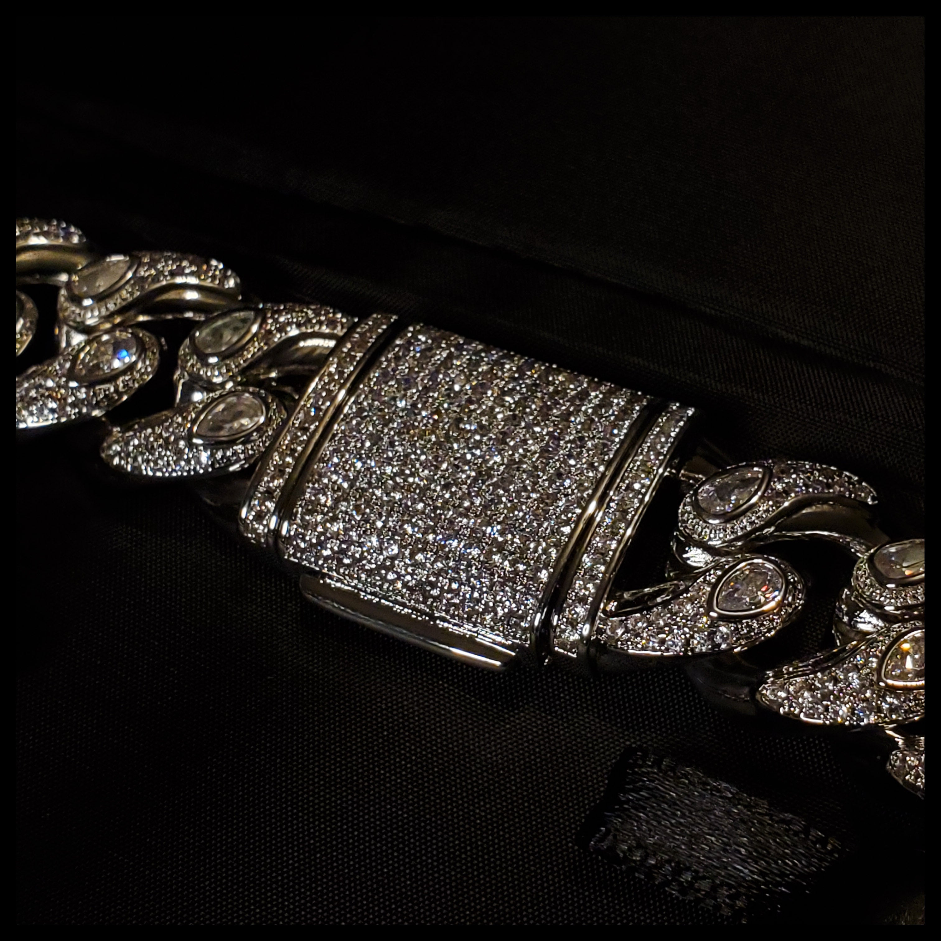 19mm Bandana Hemp Cuban Link Chain